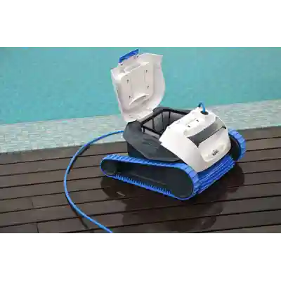 Robot piscine Dolphin S50 : nettoyage du fond des petites piscines