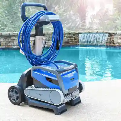 Robot Dolphin M600, le robot de piscine connecté garanti 4 ans