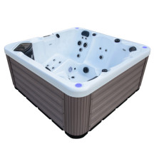 Spa 5 places Lanzarote avec 2 places allongées et 3 sièges