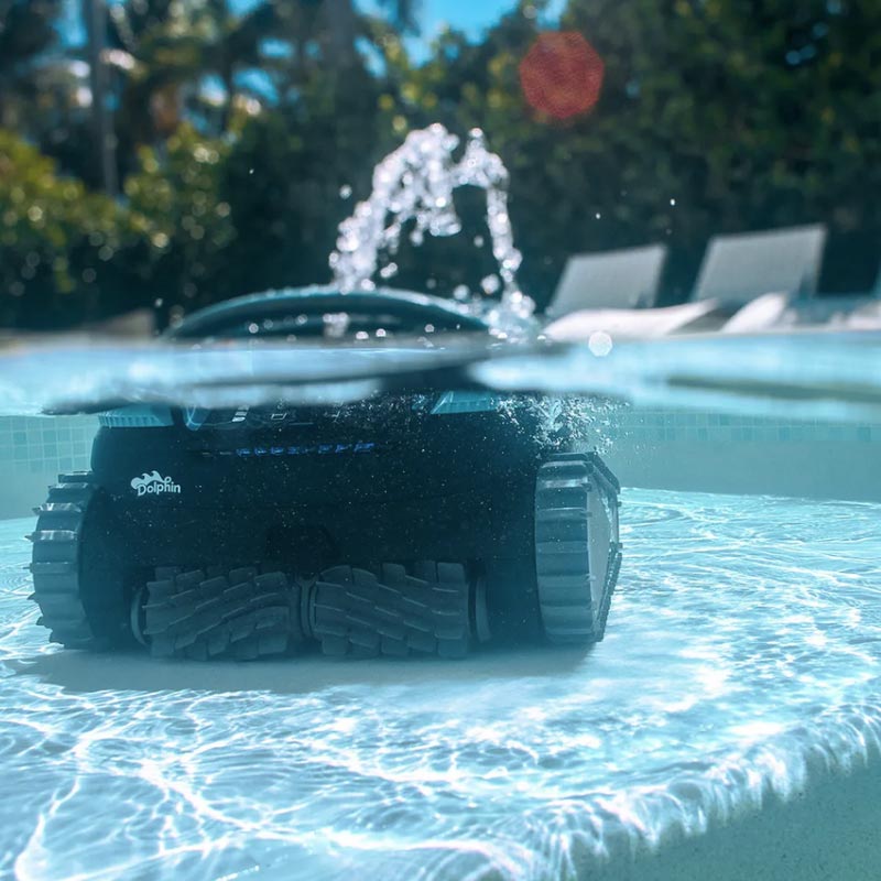 Dolphin EON 100 : Nettoyage de toutes les surfaces de la piscine