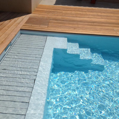 Volet piscine à caillebotis immergés