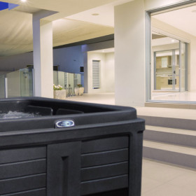 Spa 4 places rotomoulé Mercure by Enso Spas