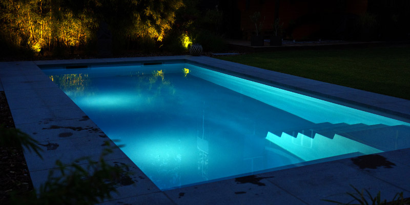 Comment réaliser l'installation d'une piscine à coque ? Étapes, délais et pièges à éviter
