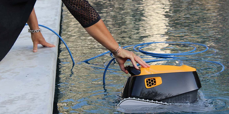 Préparer sa piscine avant son départ en vacances