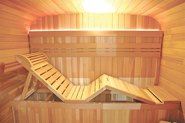 Intérieur de la cabine du sauna Gaïa Nova by Holl's