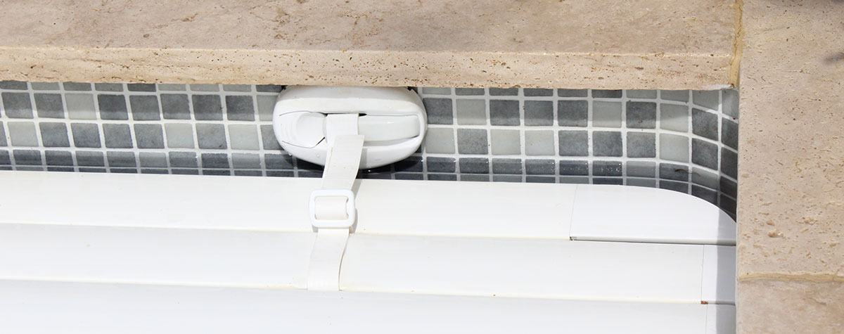 Fermeture du volet de piscine avec Easy clip