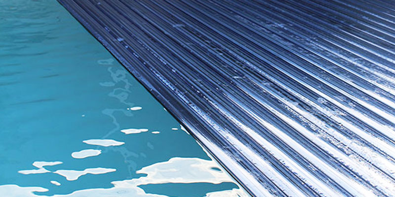 Pourquoi choisir un volet de piscine à lames polycarbonate solaires ?